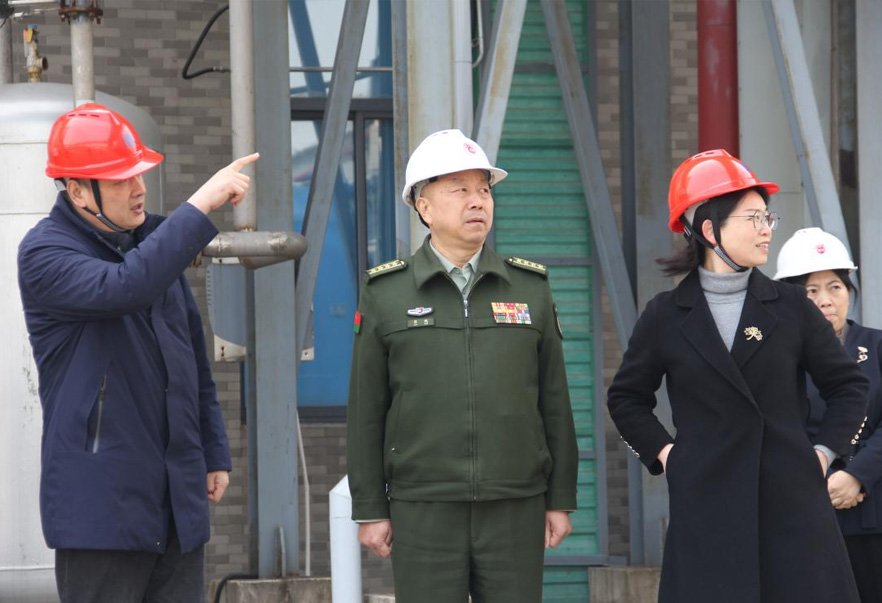 常州市委常委、常州军分区大校司令员廖鹏一行来南宫ng体育调研公司党管武装相关工作